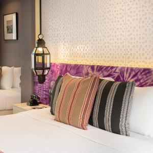 Deluxe Triple with Bathtub (24 Hours Use of Room)