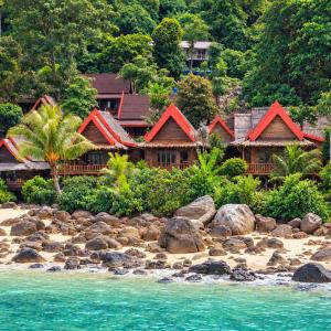 Beach Front Bungalow with Two Queen Beds- Air Conditioning