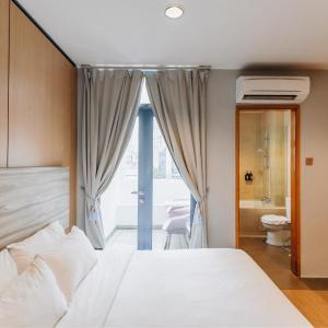 Connecting Room with Balconies