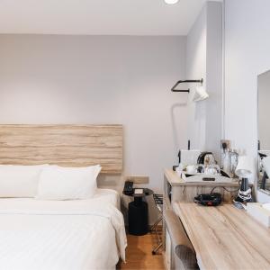 Deluxe King Room with Balcony