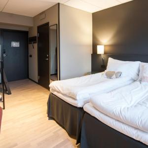  Four Beds Separate Building