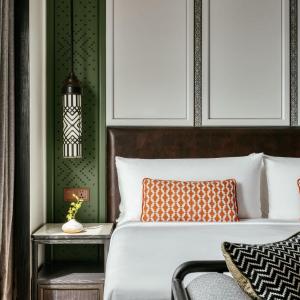 Classic King Room with Mountain View
