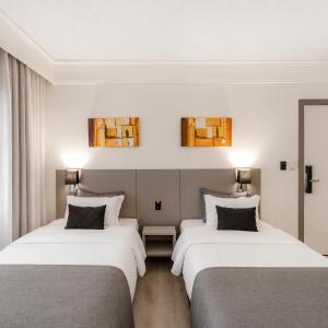 Superior Quadruplo 3 camas solteiro + cama auxiliar