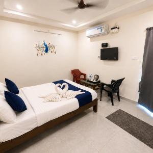 Deluxe Room (2 Adults + 1 Child)