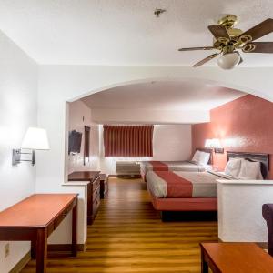 Queen Room with Two Queen Beds - Non-Smoking
