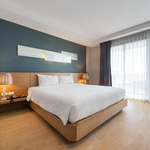 Deluxe Double or Twin Room with Ocean View