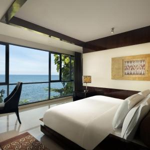 Rainforest Oceanfront Villa Two Bedroom