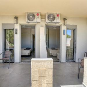 Two-Bedroom Deluxe Apartment with Garden View