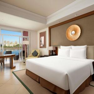 Deluxe King Room with Private Balcony and Sea View