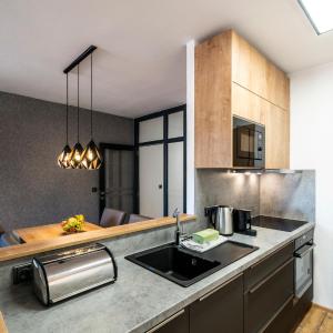 One-Bedroom Apartment with Balcony