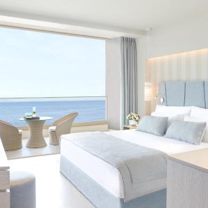Family Room with Sea View