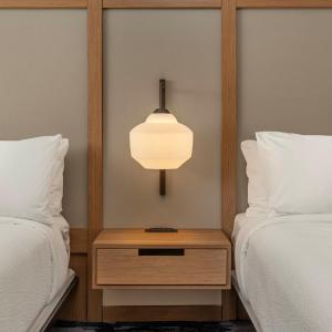 Queen Room with Two Queen Beds and Adapted Tub - Mobility Accessible