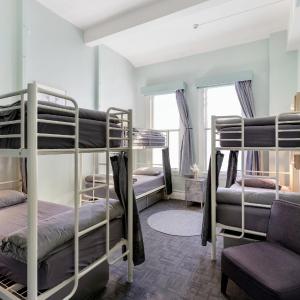 6 Bed dorm Mixed Shared Bathroom