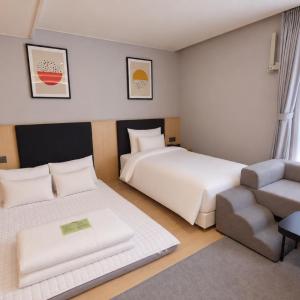 Family Pet Room with Free access to Rooftop pool