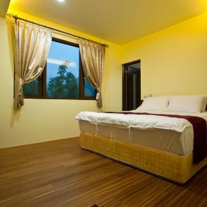 King Room with Mountain View