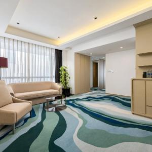 One-Bedroom King Suite