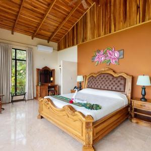 Honeymoon Suite