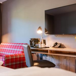 Deluxe Double or Twin Room with Mountain View