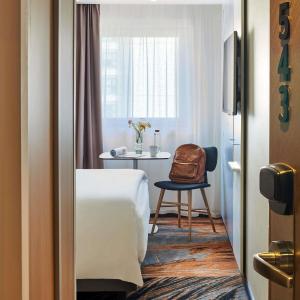 Two non-connecting Double rooms (2 people per room)