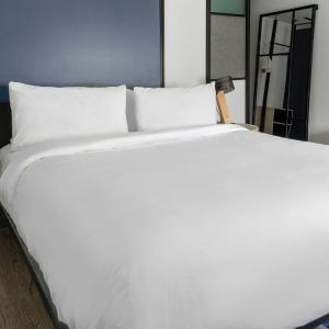 King Room with Bathtub - Mobility Access/Hearing Accessible