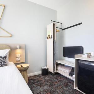 Studio Queen Accessible