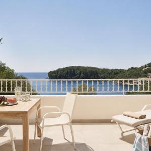 Grand Terrace Deluxe Suite with Outdoor Jacuzzi