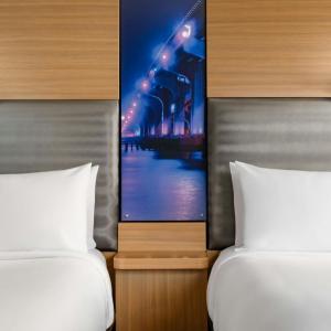 Queen Room with Two Queen Beds, Balcony and Roll-In Shower - Mobility Access