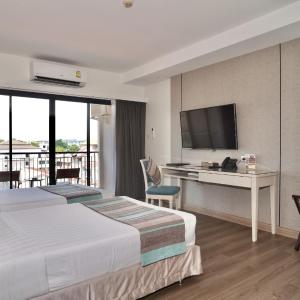 Grand Superior City View (Newly Renovated)