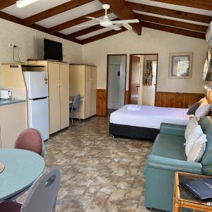 Economy One-Bedroom Cabin - Pet Friendly