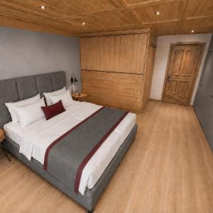 Two-Bedroom Apartment with Terrace
