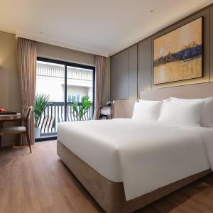 Junior Suite Double City View Room