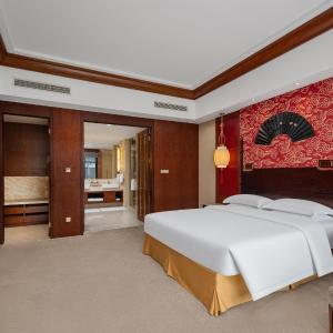 Ambassador King Suite