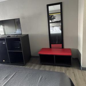 Queen Room - Non-Smoking