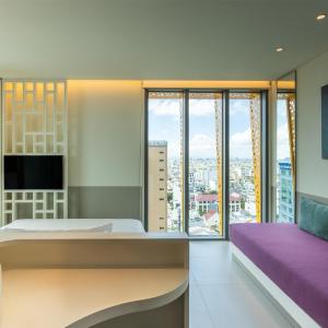 Deluxe King Room with City View