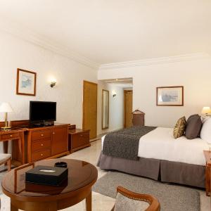 Executive Queen Room