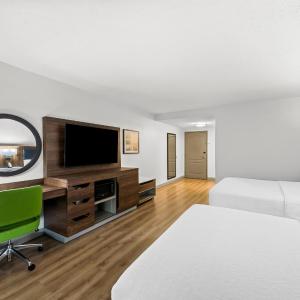 Large Queen Room with Two Queen Beds