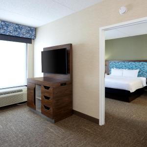 One-Bedroom King Suite - Non-Smoking