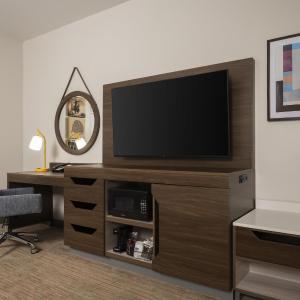 King Room with King Bed - Non-Smoking