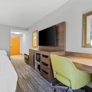 Room with Two Queen Beds - Non-Smoking