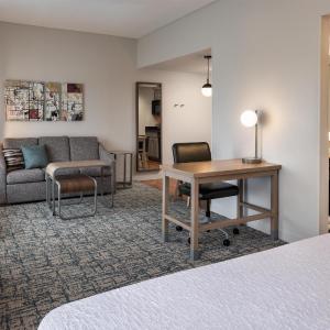 King Suite - Hearing Access/Non-Smoking