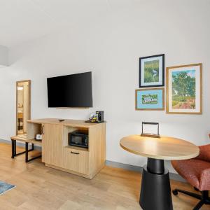 Queen Room with Two Queen Beds - Mobility and Hearing Access/Non-Smoking