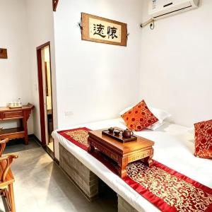 Quadruple Room with Private Bathroom