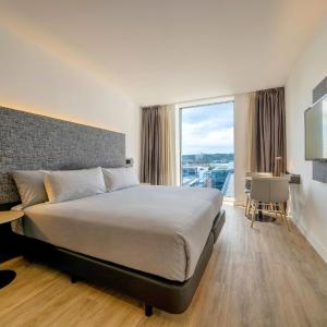 Interconnecting Innside Room
