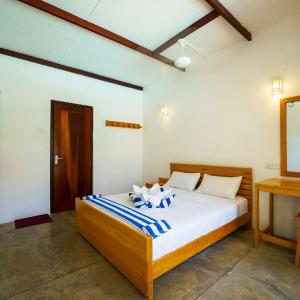 Standard Double Room- Pool/Garden View