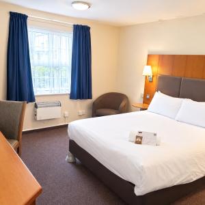 Double Room with Bath Tub - Disability Access/Non-Smoking 