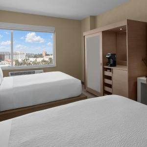 Queen Room with Two Queen Beds and Resort View