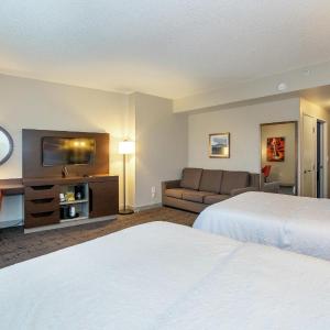 Queen Room with Two Queen Beds and Sofa Bed - Non-Smoking