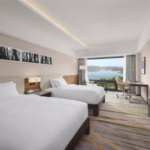 Executive Twin Room with Lake View