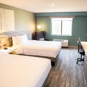 Queen Room with Two Queen Beds and Golf View