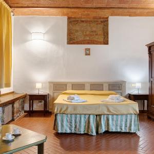 Two-Bedroom Deluxe Apartment with Garden View